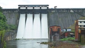  വൃഷ്ടി പ്രദേശങ്ങളിൽ മഴ കനത്തു ; പീച്ചി, ചിമ്മിനി ഡാമുകൾ തുറന്നു!! ജാഗ്രതാ നിർദ്ദേശം