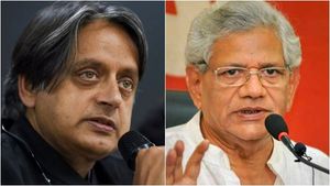 ശശി തരൂരിന് കഴിവുണ്ട്, യച്ചൂരിക്ക് അതില്ല; എല്‍ഡിഎഫ് ഘടകക്ഷി നേതാവിന് പാര്‍ട്ടിയുടെ നോട്ടീസ്