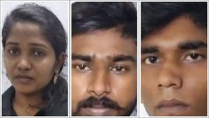 പെണ്‍കെണിയില്‍ കുടുക്കി ആര്യ യുവാവിനെ റൂമിലെത്തിച്ചു; നഗ്നനാക്കി ഫോട്ടോ, ഒടുവില്‍ പൊലീസിന്റെ കെണിയിൽ