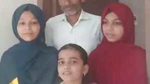റിഫ മോള്‍ക്കൊപ്പം കുഞ്ഞനിയത്തിമാരും പാട്ടിന്റെ വഴിയില്‍; സോഷ്യല്‍ മീഡയയില്‍ വന്‍ ഹിറ്റ്