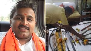 ആയുധശേഖരവും കലാപാഹ്വാനവും; പ്രതീഷ് വിശ്വനാഥിനെതിരെ മുഖ്യമന്ത്രിക്കും ഡിജിപിക്കും പരാതി