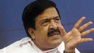 വിദ്യാഭ്യാസ മന്ത്രിയുടെ ശ്രമം ജനങ്ങളുടെ കണ്ണിൽ പൊടിയിടാൻ, വിമർശനവുമായി ചെന്നിത്തല