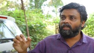 സർക്കാർ പ്രതിസന്ധിയിലാകുമ്പോൾ മാവോയിസ്റ്റുകൾ കൊല്ലപ്പെടും; സർക്കാരിനെതിരെ സിപി ജലീലിന്റെ സഹോദരൻ