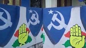 ഒരു ചുവരിൽ കൈയ്യും അരിവാളും;തിരഞ്ഞെടുപ്പ് വരെ മാത്രം ഭായി ഭായി..തെരഞ്ഞെടുപ്പിലെ സൗഹൃദ കാഴ്ചകൾ