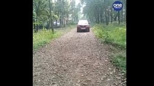  റോഡിന്റെ ശോചനീയാവസ്ഥ: വോട്ട്‌ ബഹിഷ്‌കരിക്കനൊരുങ്ങി നാട്ടുകാര്‍