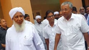 'മൗദൂദികളുടെ കാന്തപുരം ഫോബിയ': പിണറായിക്ക് മുന്നറിയിപ്പ് നല്‍കിയെന്ന വാര്‍ത്ത വ്യാജമെന്ന് എപി വിഭാഗം
