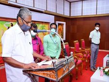 പാലക്കാട്:കൊവിഡ് പ്രോട്ടോകോൾ പാലിച്ച് സത്യപ്രതിജ്ഞ,ജില്ലാ പഞ്ചായത്ത് പുതിയ ഭരണസമിതി ചുമതലയേറ്റു