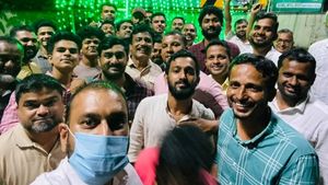  യുവാക്കൾ കല്യാണം കഴിക്കുമ്പോൾ ഒരു പവൻ സന്നദ്ധ പ്രവര്‍ത്തനത്തിന്; അഭിനന്ദനവുമായി പികെ ഫിറോസ്