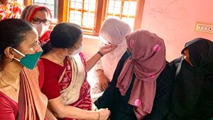 ഈ പാവത്തിനോട്‌ എന്തിനീ ക്രൂരത ചെയ്തു: അബ്ദുള്‍ റഹ്മാന്‍റെ വീട് സന്ദര്‍ശിച്ച് പികെ ശ്രീമതി