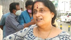  കൊച്ചി കോര്‍പ്പറേഷനില്‍ ഭരണം പിടിക്കാന്‍ ഇടതിന് കരുത്തായി  സ്ഥാനാര്‍ത്ഥി നടി ശശികല