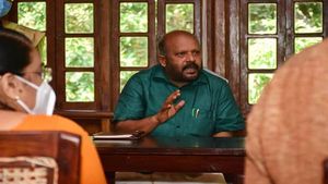  പുഴയ്ക്കല്‍ പാടത്തെ കെഎല്‍ഡിസി ബണ്ട് നിര്‍മ്മാണം ഉടന്‍ ആരംഭിക്കണമെന്ന് മന്ത്രി വി എസ് സുനില്‍കുമാര്‍