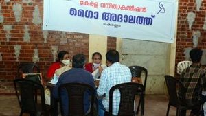 സ്വത്ത് തര്‍ക്കങ്ങളിലൂടെ മക്കള്‍ മാതാപിതാക്കള്‍ക്ക് പ്രയാസങ്ങള്‍ സൃഷ്ടിക്കുന്നു, വിമർശനവുമായി വനിതാ കമ്മീഷന്‍ 