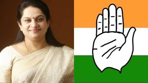 തൃശ്ശൂരിൽ പത്മജ വേണുഗോപാൽ വേണ്ട;സീറ്റ് തിരിച്ച് പിടിക്കാൻ പുതിയ നീക്കവുമായി കോൺഗ്രസ്,മുതിർന്ന നേതാവ് ഇറങ്ങും?
