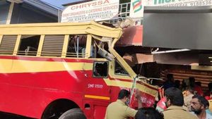 തിരുവല്ലയില്‍ കെഎസ്ആർടിസി ബസ് നിയന്ത്രണം വിട്ട് കടയിലേക്ക് പാഞ്ഞ് കയറി; 2 മരണം, 18 പേര്‍ക്ക് പരിക്ക്