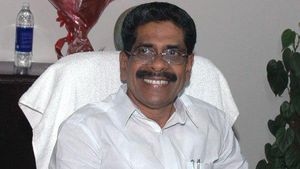 മുല്ലപ്പള്ളി രാമചന്ദ്രന്‍ കല്‍പ്പറ്റയില്‍ മത്സരിച്ചേക്കില്ല, പകരം വടകര, ജയസാധ്യത നോക്കി കോണ്‍ഗ്രസ്!!