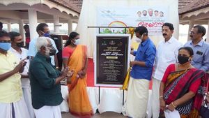  കായലോരത്ത് ഇനി കാറ്റേറ്റ് ഉല്ലസിക്കാം; കോട്ടപ്പുറത്ത് കുട്ടികള്‍ക്കായി മുസിരിസ് പാര്‍ക്ക്