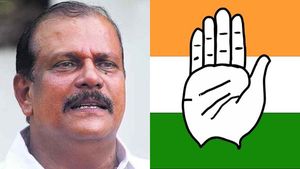 'സവർക്കറിനെ പോലെ ആർഎസ്എസിന്റെയും ബിജെപിയുടേയും ചെരുപ്പ് നക്കുകയാണ് പിസി ജോർജ്'