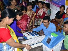 ഒരു ബൂത്തില്‍ ആയിരം വോട്ടര്‍മാര്‍ മാത്രം; തൃശൂര്‍ ജില്ലയില്‍ 1500 ഓക്‌സിലറി പോളിങ്‌ സ്‌റ്റേഷനുകള്‍ കൂടി