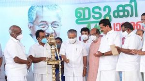  12000 കോടിയുടെ ഇടുക്കി പാക്കേജ് മുഖ്യമന്ത്രി പ്രഖ്യാപിച്ചു; കാര്‍ഷിക മേഖലയ്ക്ക് ഊന്നല്‍
