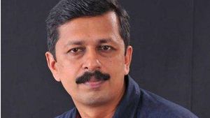 'സിനിമയെ കുറിച്ചുള്ള സംവാദം കാലം ആവശ്യപ്പെടുന്നു': ഐഎഫ്എഫ്കെ വേദിയിൽ എസ് ഹരീഷ്