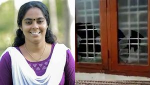 കായംകുളത്തെ യുഡിഎഫ് സ്ഥാനാര്‍ത്ഥി അരിത ബാബുവിന്‍റെ വീട് ആക്രമിച്ചതായി പരാതി; ഒരാള്‍ അറസ്റ്റില്‍