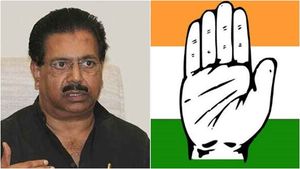 പിസി ചാക്കോ കളി തുടങ്ങി; എറണാകുളം ഡിസിസിയില്‍ രാജി, നേതാവ് ഇടതുപക്ഷത്തേക്ക്
