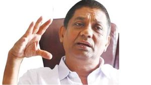     എതിരാളികളെ അധിക്ഷേപിച്ച് ഒറ്റ വോട്ടുപോലും വേണ്ട: 10 വര്‍ഷത്തിന് ശേഷം അതു യാഥാര്‍ഥ്യമായി,കുറിപ്പ്