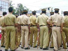 3300ലധികം പോലീസുകാര്‍; 9 കമ്പനി കേന്ദ്രസേന, മലപ്പുറത്ത് വന്‍ സുരക്ഷ... 98 പ്രശ്‌ന ബാധിത ബൂത്തുകള്‍