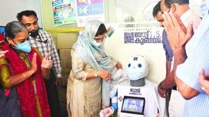   അറിയേണ്ടതെല്ലാം അറിയാം : 'വോട്ട് കുഞ്ഞപ്പനും' തെരഞ്ഞെടുപ്പ് ഡ്യൂട്ടി