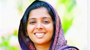  ആലുവ പിടിക്കാൻ എൽഡിഎഫ്: അങ്കത്തിന് കോൺഗ്രസ് നേതാവിന്റെ മരുമകൾ,  ആരാണ് ഷെൽന നിഷാദ്? 