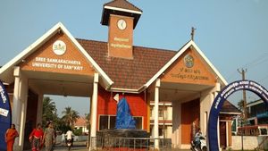 ഹോളി ആഘോഷത്തിനിടെ സംഘർഷം; കാലടി ശ്രീശങ്കര കോളെജിൽ രണ്ട് പേർക്ക് കുത്തേറ്റു