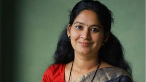 പ്രചാരണത്തിലുടനീളം പക്ഷപാതിത്വം, എതിർ സ്ഥാനാർത്ഥിക്കായി പിആർ വർക്ക്; മാധ്യമങ്ങൾക്കെതിരെ യു പ്രതിഭ