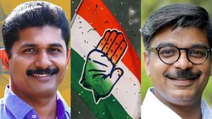 തൃപ്പൂണിത്തുറയിൽ സ്വരാജിന് തോൽവി..മൂവാറ്റുപുഴയിൽ അട്ടിമറി,ട്വന്റി ട്വന്റി നിലംതൊടില്ല;മനോരമ സർവ്വേ