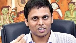 നിയന്ത്രണങ്ങള്‍ കര്‍ശനമാക്കി കലക്ടര്‍, കോഴിക്കോട്ട് ശനി, ഞായര്‍ ദിവസങ്ങളില്‍ അവശ്യ സേവനങ്ങള്‍ മാത്രം