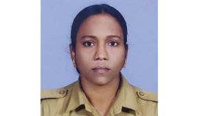 ഹെലികോപ്റ്റര്‍ അപകടം: രക്ഷാപ്രവര്‍ത്തനത്തിന് വനിതാ പൊലീസ് ഓഫീസര്‍ക്ക് പ്രശംസാപത്രവും ക്യാഷ് അവാര്‍ഡും