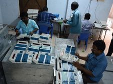 ജില്ലയില്‍ സ്പെഷല്‍ ബാലറ്റിലൂടെ വോട്ട് ചെയ്തത് 20,214 പേര്‍; പോസ്റ്റല്‍ ബാലറ്റ് ഇതുവരെ ലഭിച്ചത് 6132