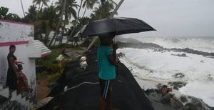 ആലപ്പുഴയില്‍ ദുരിതാശ്വാസ ക്യാമ്പുകള്‍ തുറന്നു, ദുരന്തനിവാരണത്തിന് എന്‍ഡിആര്‍എഫ് ജില്ലയിലെത്തി