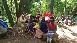 കേരളത്തിലെ ഈ ഗ്രാമങ്ങൾ ഇന്നും പരിധിക്ക് പുറത്താണ്; ഇന്റര്‍നെറ്റ് കണക്ഷൻ ഇല്ല, ഓണ്‍ലൈൻ പഠനം പ്രതിസന്ധിയിൽ