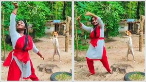 ആര്‍ദ്രയ്‌ക്കൊപ്പം പിന്നണിയില്‍ ചുവടുവച്ച് മിട്ടു എന്ന കൊച്ചുകുറുമ്പന്‍; വീഡിയോ സോഷ്യല്‍ മീഡിയയില്‍ വൈറല്‍