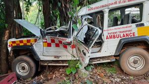 പയ്യാവൂര്‍ സ്വദേശികളുടെ അപകടമരണത്തില്‍ നടുങ്ങി നാട്, ആംബുലൻസ് മരത്തിലിടിച്ച് 3 മരണം