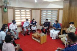 പുതിയതെരുവിലെ ഗതാഗതക്കുരുക്ക് പരിഹരിക്കാൻ എം.എൽ.എയുടെ നേതൃത്വത്തിൽ യോഗം വിളിച്ചു