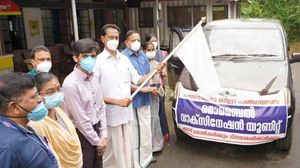 കിടപ്പുരോഗികള്‍ക്ക് വീടുകളില്‍ വാക്‌സിനേഷന്‍,11 യൂണിറ്റുകൾക്ക് തുടക്കമായി