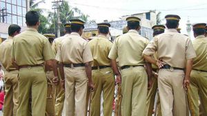 മേയർക്ക് ഇനിയും പൊലീസിന്റെ സല്യൂട്ട് കിട്ടില്ല; ചട്ടം പറയുന്നത് ഇങ്ങനെ...