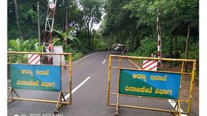 കൊവിഡ് നിയന്ത്രണം: മാക്കൂട്ടം ചുരം പാത വഴിയുള്ള പൊതുഗതാഗത നിയന്ത്രണം ആഗസ്റ്റ് 31 വരെ നീട്ടി