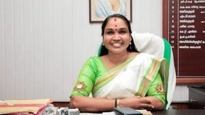 ഓണക്കോടിക്കൊപ്പം പണംനൽകിയ സംഭവം; തൃക്കാക്കര ചെയർപേഴ്സനെതിരെ കൂടുതൽ തെളിവ്, അന്വേഷിക്കുമെന്ന് ഡിസിസി