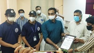 കണ്ണൂരിലെ കുട്ടി പോലീസ് പന്ത്രണ്ടാംവര്‍ഷത്തിലേക്ക്: കൊവിഡ് മുന്നണിപോരാളികളെ  ആദരിച്ച് കാഡറ്റുകള്‍