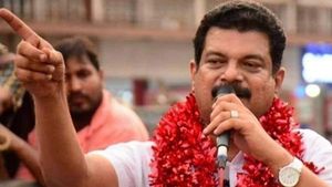 ഒരു മാധ്യമമേലാളന്റെയും പിന്തുണ എനിക്ക് വേണ്ട, നിന്റെയൊക്കെ മുന്‍പില്‍ നട്ടെല്ല് വളയ്ക്കാനുമില്ല: പിവി അന്‍വര്‍