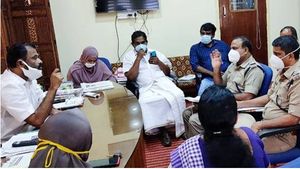 കണ്ണുർ നഗരത്തിലെ അനധികൃത പാർക്കിങ്ങിനെതിരെ കർശന നടപടി: നിലപാട് കടുപ്പിച്ച് കോർപ്പറേഷനും പോലീസും