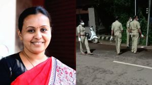 കടുത്ത പനി; ചികിത്സ തേടിയത് 3 ആശുപത്രിയില്‍, സമ്പര്‍ക്ക പട്ടികയില്‍ 17,ആര്‍ക്കും ലക്ഷണങ്ങളില്ല