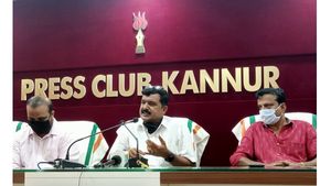 പയ്യന്നൂരിലെ ടയർ വ്യാപാരിയെ പോക്സോ കേസിൽ കുടുക്കിയ കേസ്: എസ്ഐക്കെതിരെ ഡിജിപിക്ക് പരാതി നൽകി